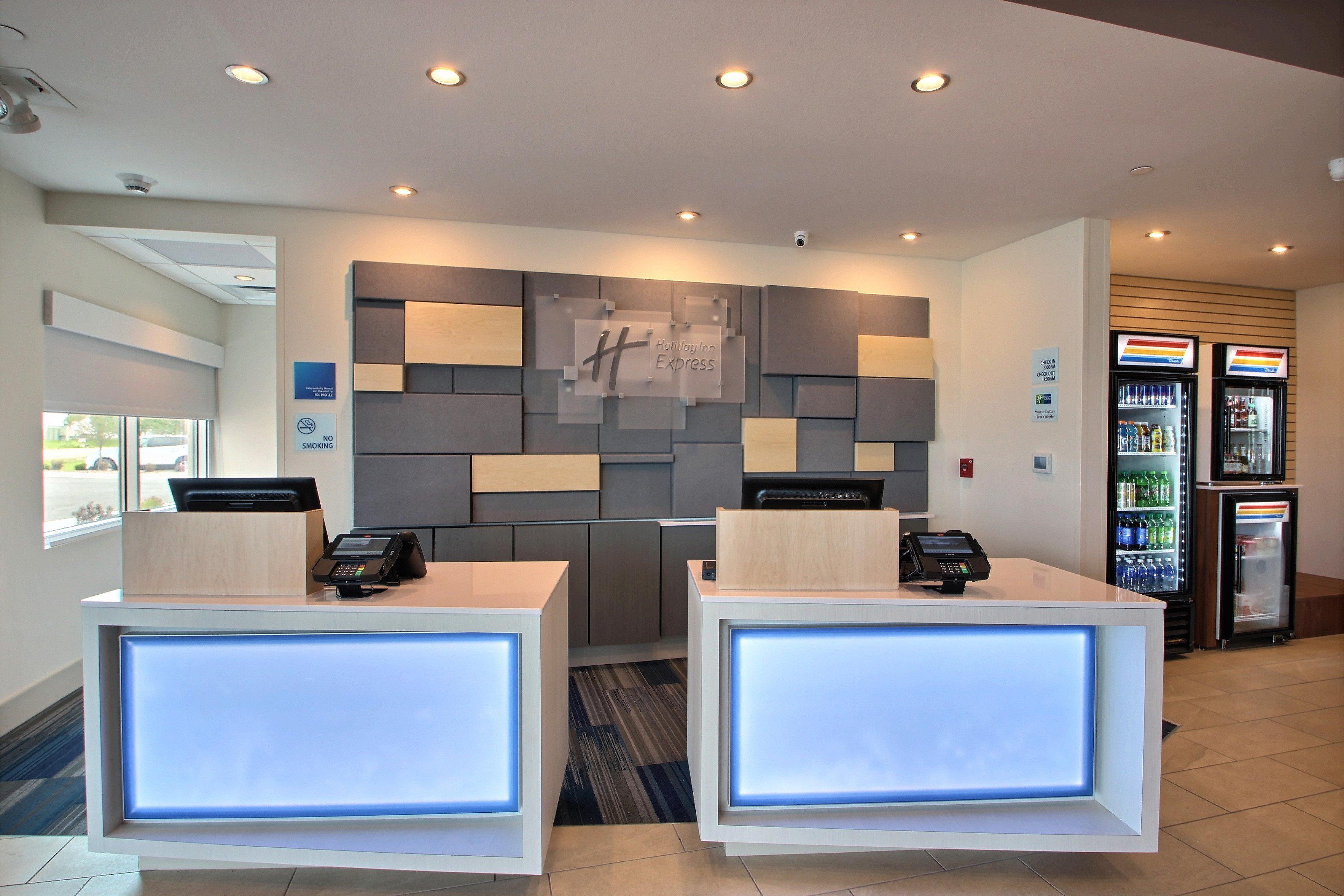Holiday Inn Express & Suites Fond Du Lac By Ihg Exterior photo