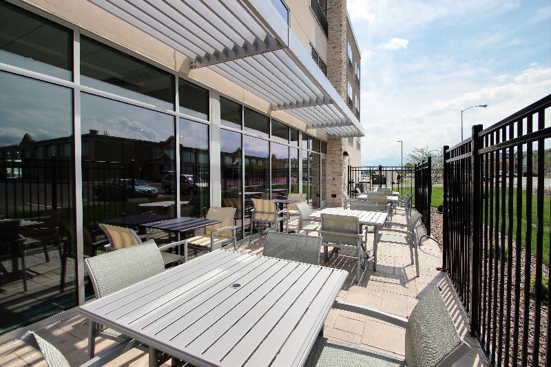 Holiday Inn Express & Suites Fond Du Lac By Ihg Exterior photo